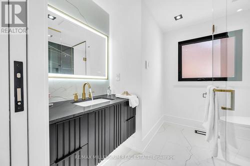 2893 Folkway Drive, Mississauga, ON - Indoor Photo Showing Bathroom