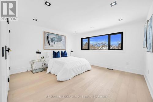 2893 Folkway Drive, Mississauga, ON - Indoor Photo Showing Bedroom