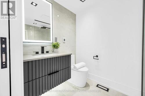 2893 Folkway Drive, Mississauga, ON - Indoor Photo Showing Bathroom