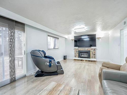 660 Netherton Crescent, Mississauga, ON - Indoor Photo Showing Living Room With Fireplace