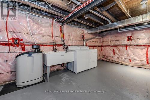 97 Glenmorris Street, Cambridge, ON - Indoor Photo Showing Laundry Room