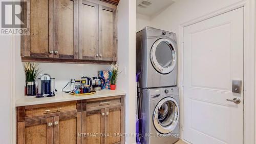 275 Falconridge Drive, Kitchener, ON - Indoor Photo Showing Laundry Room