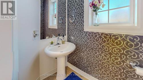 275 Falconridge Drive, Kitchener, ON - Indoor Photo Showing Bathroom