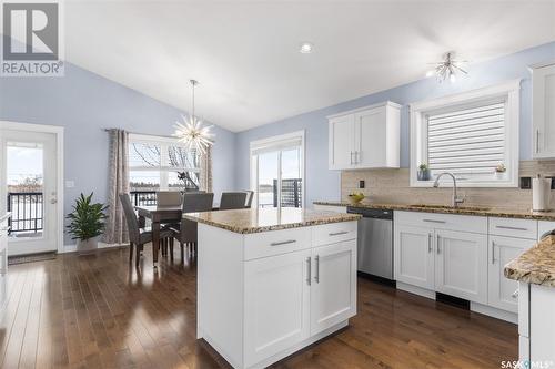 1014 Wilkins Crescent, Saskatoon, SK - Indoor Photo Showing Kitchen With Upgraded Kitchen