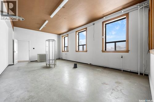 2002 Dewdney Avenue, Regina, SK 