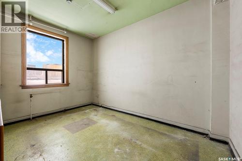 2002 Dewdney Avenue, Regina, SK 