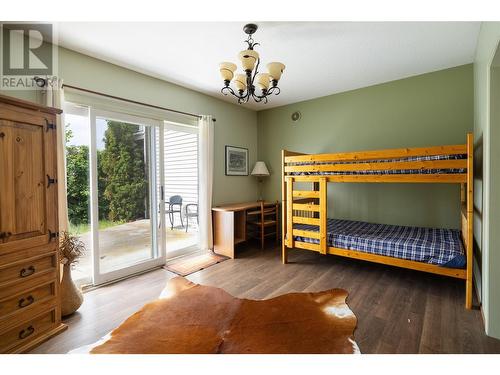 5620 Neil Road, Vernon, BC - Indoor Photo Showing Bedroom