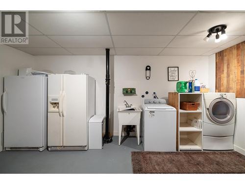 5620 Neil Road, Vernon, BC - Indoor Photo Showing Laundry Room