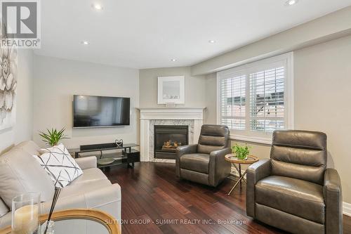 2936 Castlebridge Drive, Mississauga, ON - Indoor Photo Showing Living Room With Fireplace