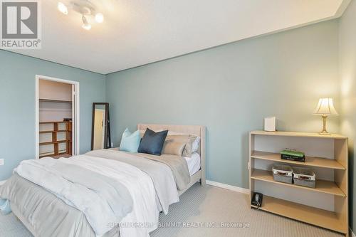 2936 Castlebridge Drive, Mississauga, ON - Indoor Photo Showing Bedroom