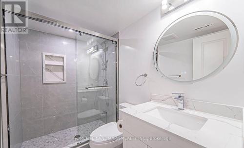 2541 Poplar Crescent, Mississauga, ON - Indoor Photo Showing Bathroom