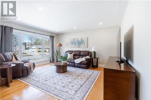 39 Katherine Crescent, Kitchener, ON - Indoor Photo Showing Living Room