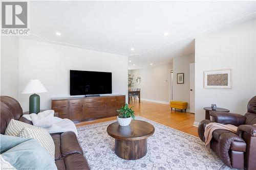 39 Katherine Crescent, Kitchener, ON - Indoor Photo Showing Living Room