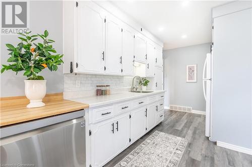 39 Katherine Crescent, Kitchener, ON - Indoor Photo Showing Kitchen