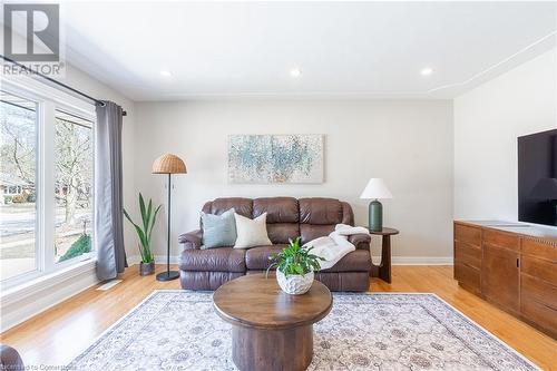 39 Katherine Crescent, Kitchener, ON - Indoor Photo Showing Living Room