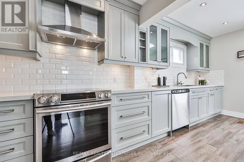 611 Byngmount Avenue, Mississauga, ON - Indoor Photo Showing Kitchen With Upgraded Kitchen