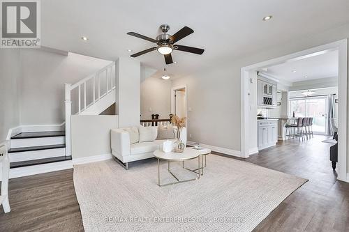 611 Byngmount Avenue, Mississauga, ON - Indoor Photo Showing Living Room