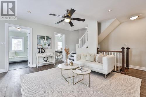 611 Byngmount Avenue, Mississauga, ON - Indoor Photo Showing Living Room