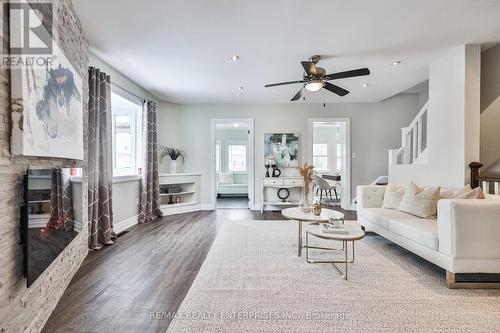 611 Byngmount Avenue, Mississauga, ON - Indoor Photo Showing Living Room With Fireplace