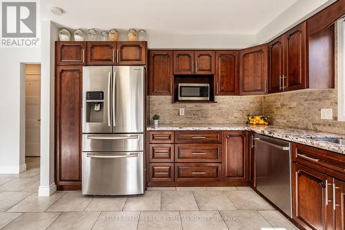 19 Vista Court, Hamilton, ON - Indoor Photo Showing Kitchen With Stainless Steel Kitchen