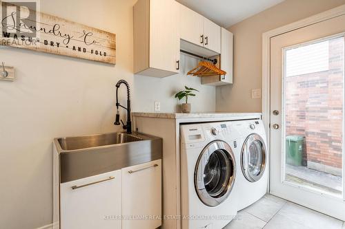 19 Vista Court, Hamilton, ON - Indoor Photo Showing Laundry Room