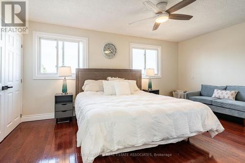 19 Vista Court, Hamilton, ON - Indoor Photo Showing Bedroom