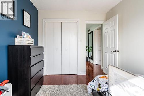 19 Vista Court, Hamilton, ON - Indoor Photo Showing Bedroom