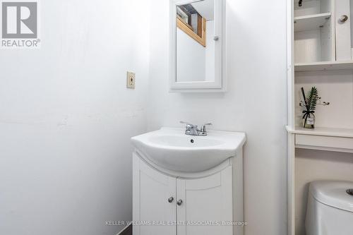 19 Vista Court, Hamilton, ON - Indoor Photo Showing Bathroom