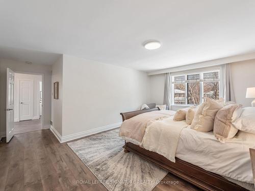 1376 Tecumseh Park Drive, Mississauga, ON - Indoor Photo Showing Bedroom