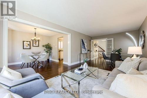 4193 Powderhorn Crescent, Mississauga, ON - Indoor Photo Showing Living Room