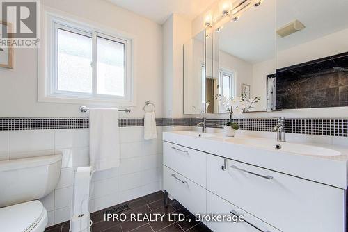 4193 Powderhorn Crescent, Mississauga, ON - Indoor Photo Showing Bathroom