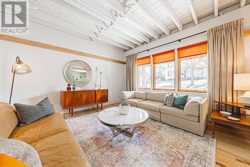 48 George Street, Waterloo, ON - Indoor Photo Showing Living Room