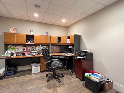 25 Howard Street, Carberry, MB - Indoor Photo Showing Office