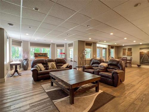 25 Howard Street, Carberry, MB - Indoor