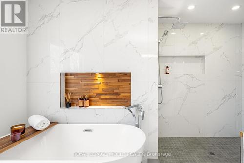 206 Westvale Drive, Waterloo, ON - Indoor Photo Showing Bathroom