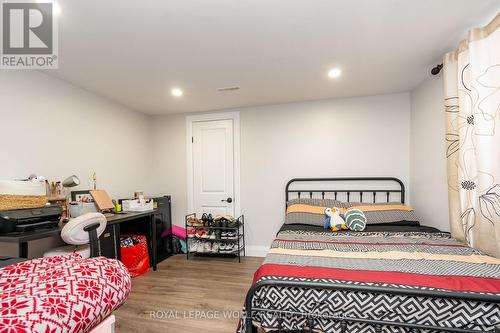 206 Westvale Drive, Waterloo, ON - Indoor Photo Showing Bedroom