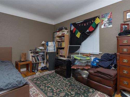 1044 Hillside Ave, Victoria, BC - Indoor Photo Showing Bedroom