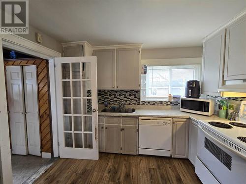 1241 Wellington St, Sault Ste Marie, ON - Indoor Photo Showing Kitchen