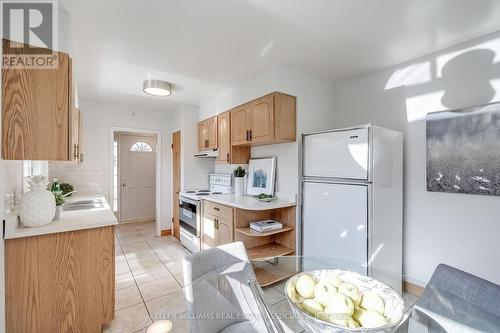 1203 Saturnia Crescent, Mississauga, ON - Indoor Photo Showing Kitchen