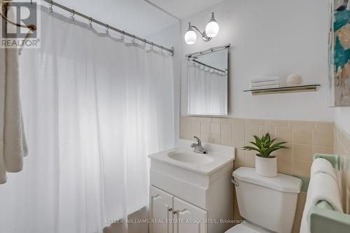 1203 Saturnia Crescent, Mississauga, ON - Indoor Photo Showing Bathroom