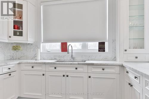 3630 Silverplains Drive, Mississauga, ON - Indoor Photo Showing Kitchen