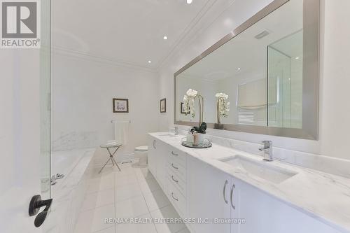 3630 Silverplains Drive, Mississauga, ON - Indoor Photo Showing Bathroom