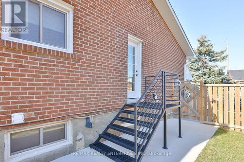 4050 Dunmow Crescent, Mississauga, ON - Outdoor With Exterior