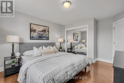 935 Lovingston Crescent, Mississauga, ON - Indoor Photo Showing Bedroom