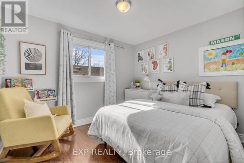 935 Lovingston Crescent, Mississauga, ON - Indoor Photo Showing Bedroom