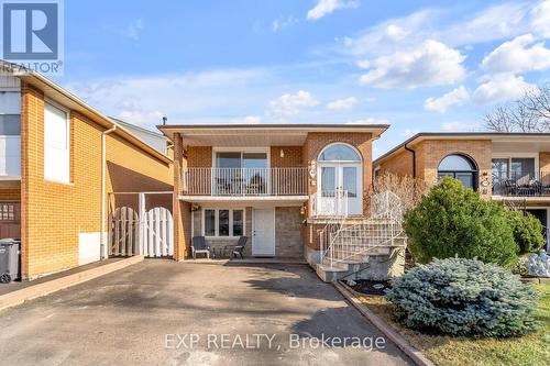 Extended Driveway for 4 plus cars - 935 Lovingston Crescent, Mississauga, ON - Outdoor With Facade