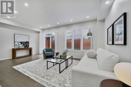 42 Curtis Street, Woolwich, ON - Indoor Photo Showing Living Room