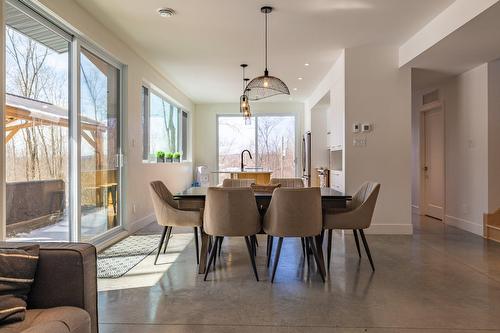 Aerial photo - 14 Ch. Des Colibris, Saint-Hippolyte, QC - Indoor Photo Showing Dining Room