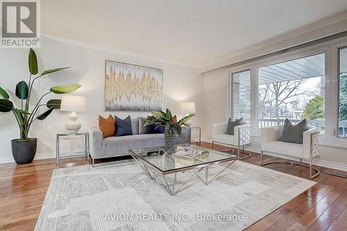 3171 Golden Orchard Drive, Mississauga, ON - Indoor Photo Showing Living Room