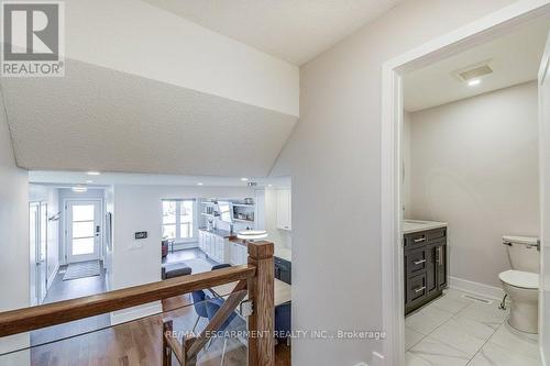 2352 Malcolm Crescent, Burlington, ON - Indoor